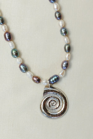 Mono Conch Necklace