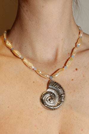 Maxi Conch Necklace